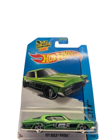 Hot Wheels HW City 15/250 1971 Buick Riviera 2013