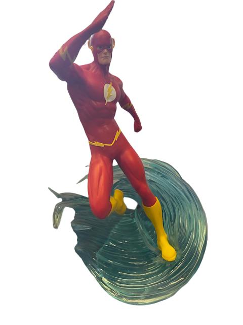 DIAMOND TOYS: DC GALLERY THE FLASH PVC Statue