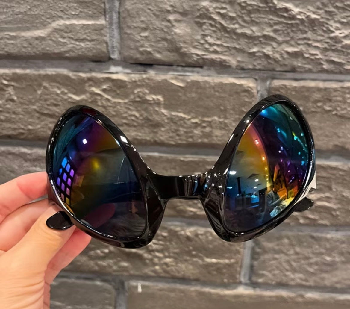 Alien glasses