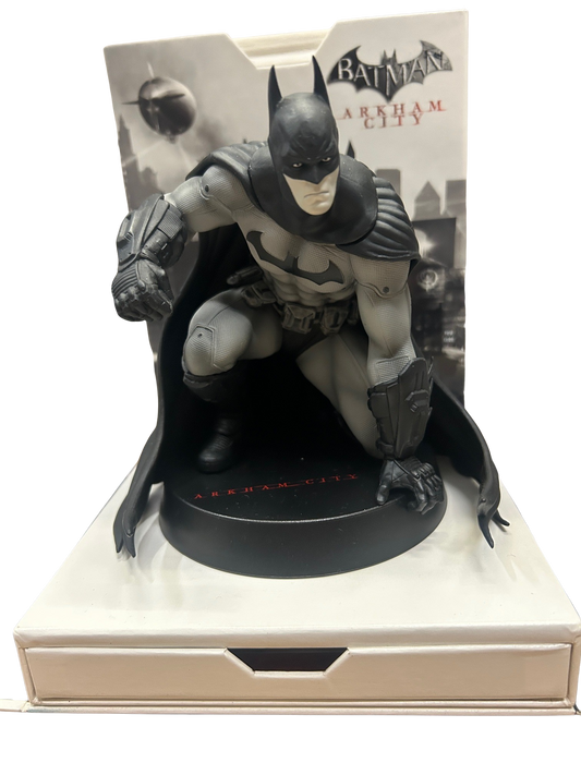 BATMAN Arkham City Collector's Edition Statue with Sony PlayStation 3, 2011 disc