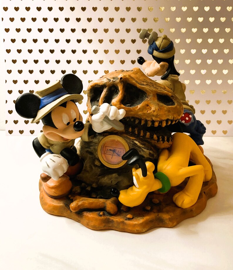 Vintage Disney Animal Kingdom Big Dig In The Boneyard Dinosaur Mickey Mouse GOOFY Clock