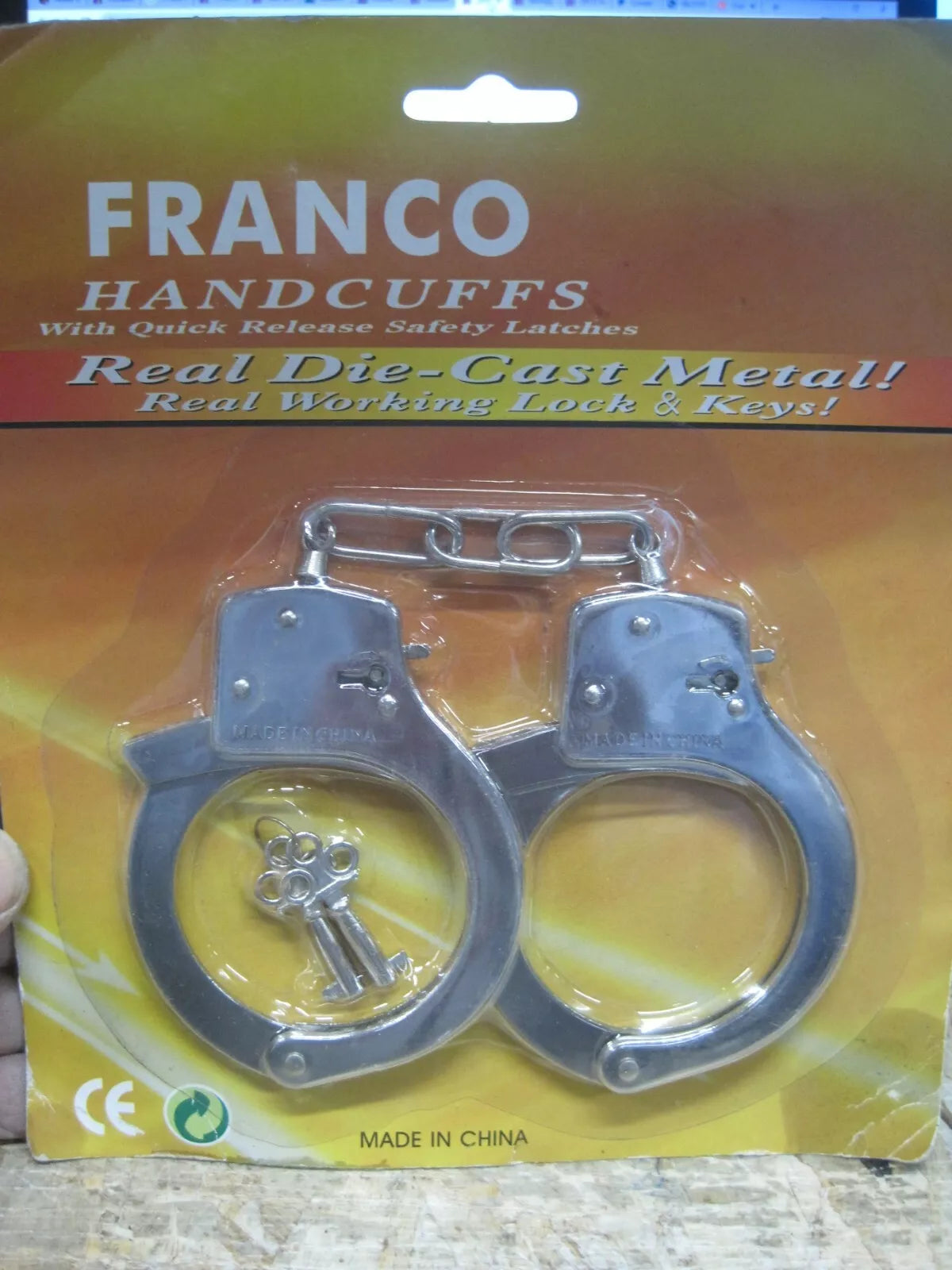 METAL HANDCUFFS (LG.BLISTERCD)